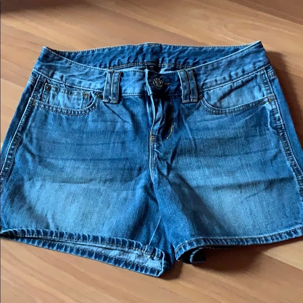 Gap shorts
